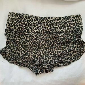 Acacia Padang Short - Size P